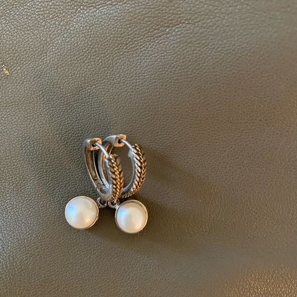 Effy Elegant Silver with Gold 18 k and Pearl river Hoop Earrings . - Picture 7 of 8